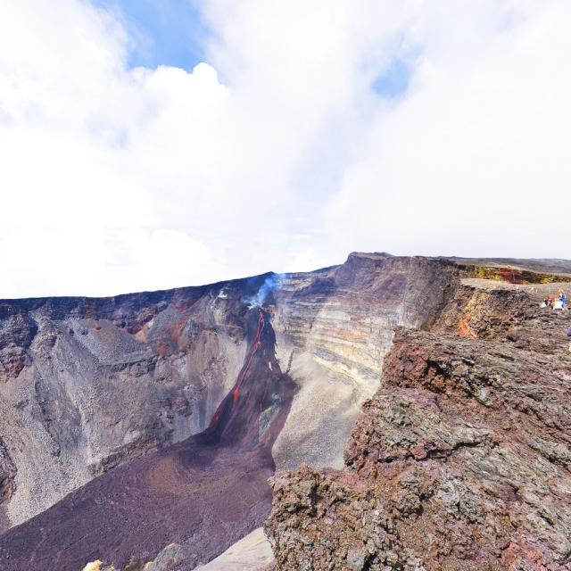 pasdebellecombe-dolomieu-p12-dolomieu-eruption_f.jpg