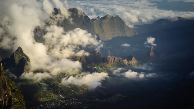 piton_des_neiges_ile_de_la_reunion.jpg