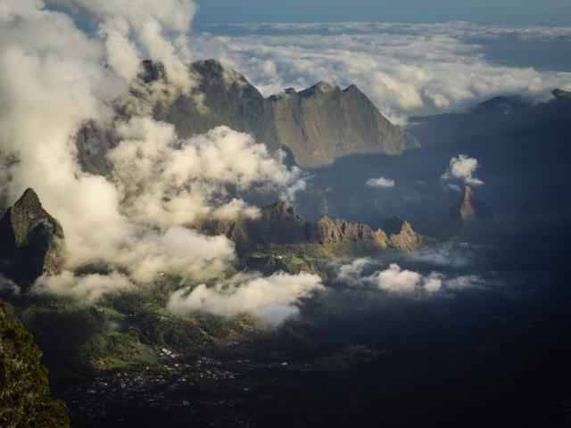 piton_des_neiges_ile_de_la_reunion.jpg