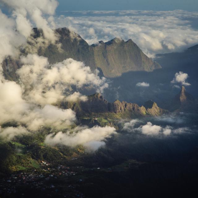 piton_des_neiges_ile_de_la_reunion.jpg