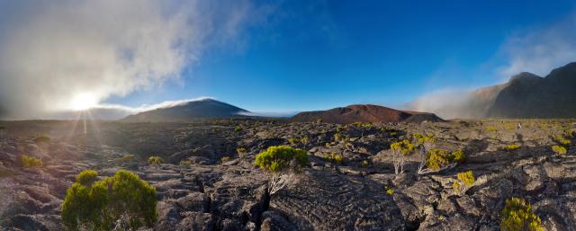 volcan02brumeenclosfouquepitondelafournaise01-creditirt-frog974photographiesdts06dts2015.jpg