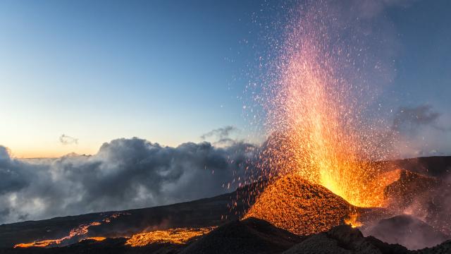 volcan198eruptionpitondelafournaise052015-creditirt-lucperrotdts062017.jpg