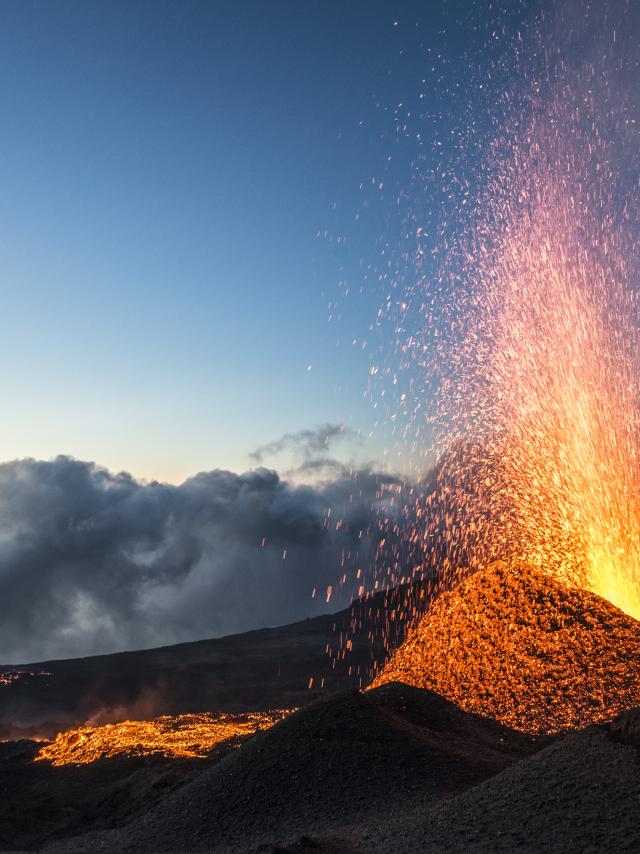 volcan198eruptionpitondelafournaise052015-creditirt-lucperrotdts062017.jpg