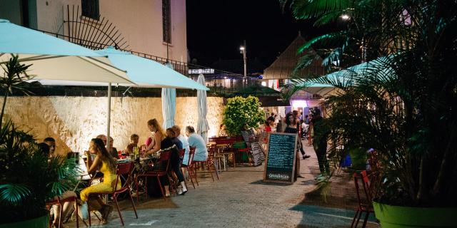 terrasse-bar-nuit.jpg