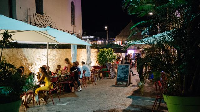 terrasse-bar-nuit.jpg