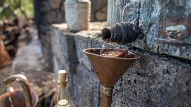 du-jardin-a-l-alambic-fontaine-aromatique-hydrolat.jpg