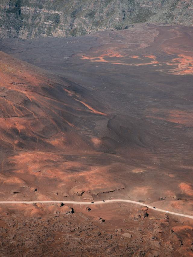 Marcher Sur La Lune. Piton De La Fournaise..