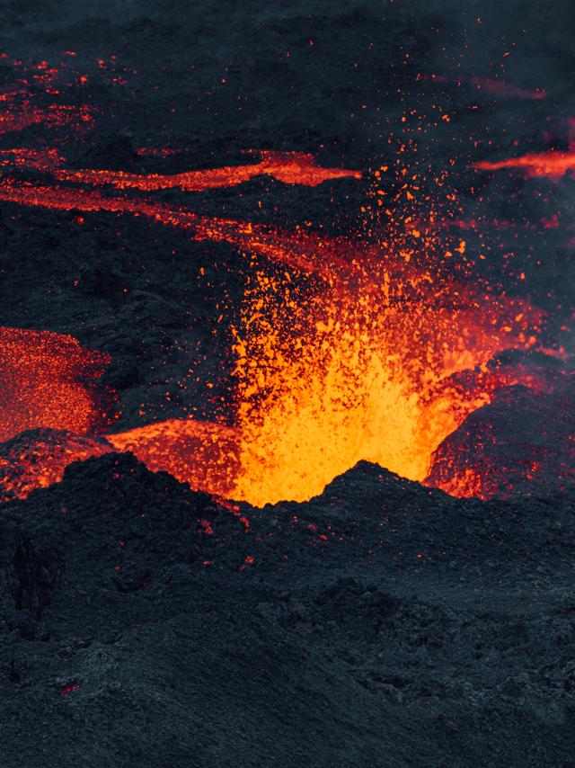 Eruption (image d'archive)