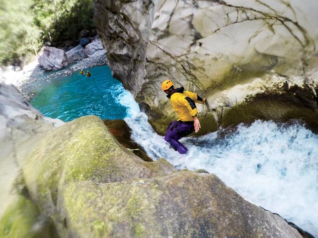 canyoning17-trou-blanc-credit-irt-la-vie-en-mauve-dts-05-2027.jpg