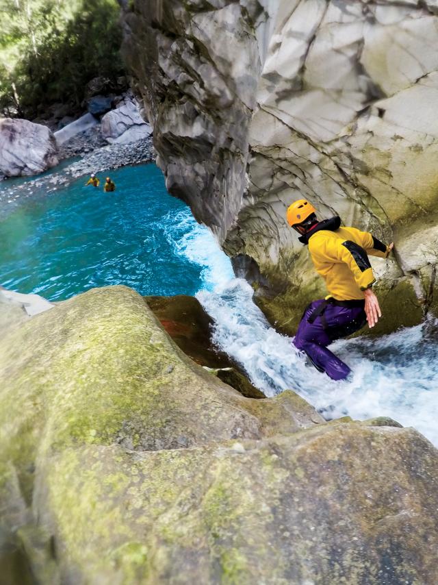 canyoning17-trou-blanc-credit-irt-la-vie-en-mauve-dts-05-2027.jpg