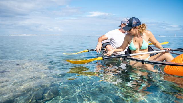 Kayak transparent et paddle dans le lagon de La Réunion