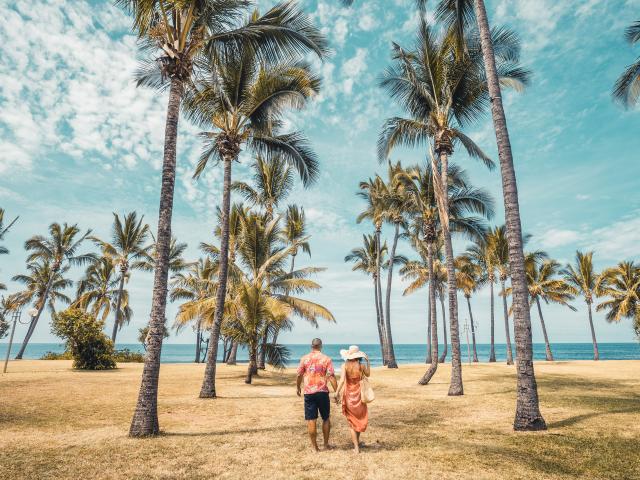 population_couple01_plage_grand-anse_CREDIT-IRT-LRPhotographies_dts_07_2024.jpg